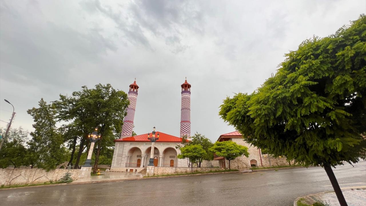 Yaraları sarılan Şuşa -FOTO